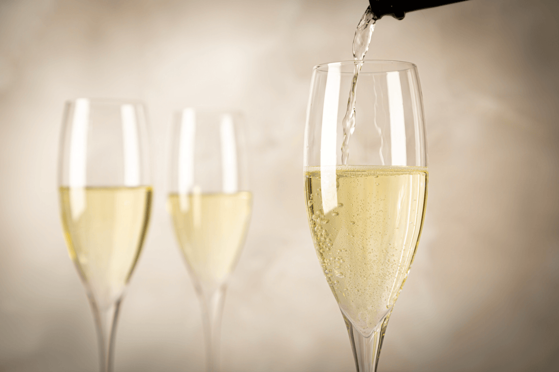 Cover image of "how to choose sparkling wine" article