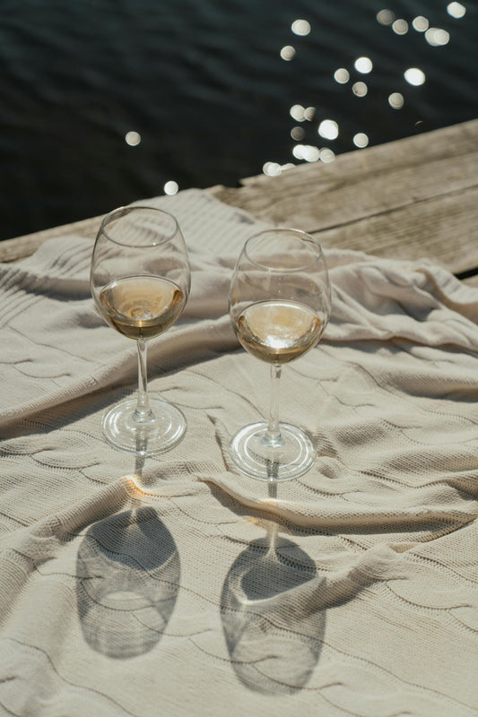 5 hacks for drinking wine in a heatwave ☀️