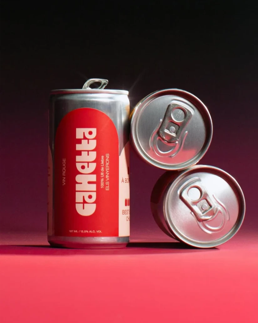 Canetta Red canned wine on red background – a juicy, light 100% Tempranillo from Catalonia’s Haut-Penedès, perfect for chilling.