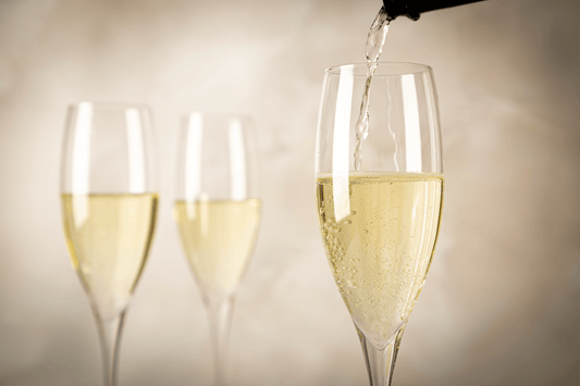 Cover image of "how to choose sparkling wine" article
