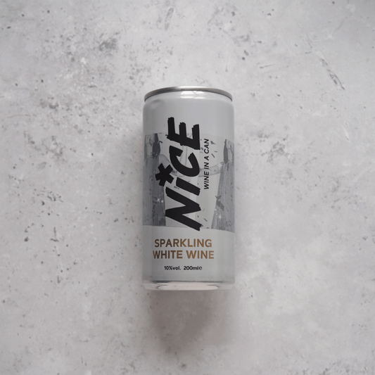 A 200ml can of white wine made from Airèn grapes from Spain and canned by Nice. 