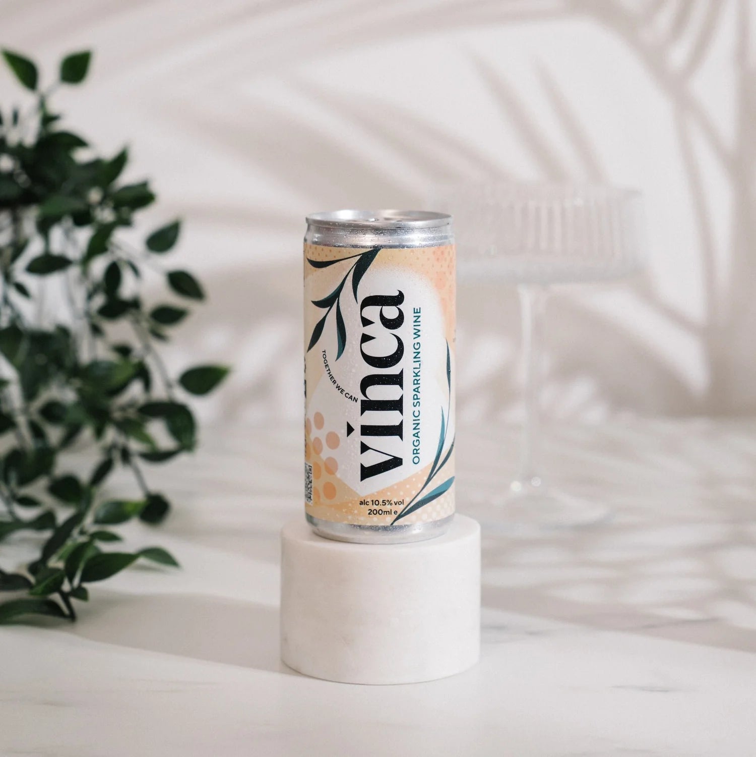 Vinca Organic Sparkling Wine canned Brut made from Grillo grapes – light, floral and fresh with fine bubbles
